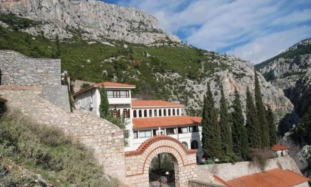 Πάρνηθα: Πυροτεχνουργοί του στρατού θα εξουδετερώσουν νάρκη σε λατομείο πίσω από την Ιερά Μονή Κλειστών